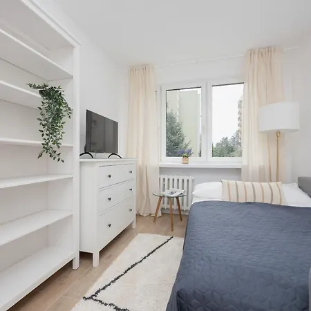 Apartman Komfortowy W Warszawie Z Dwiema Sypialniami Blisko Rzeki By Renters *