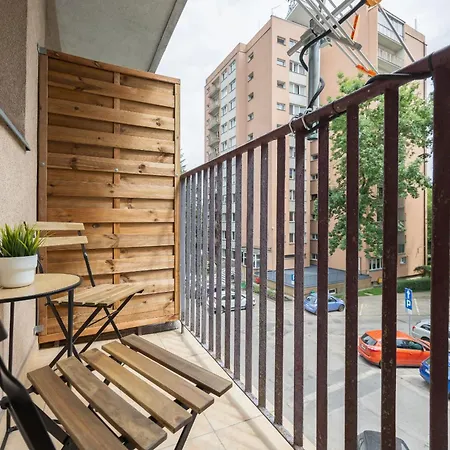 Appartement Komfortowy W Warszawie Z Dwiema Sypialniami Blisko Rzeki By Renters Warschau