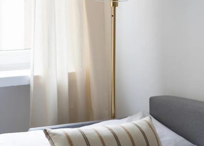 Komfortowy W Warszawie Z Dwiema Sypialniami Blisko Rzeki By Renters Apartament *