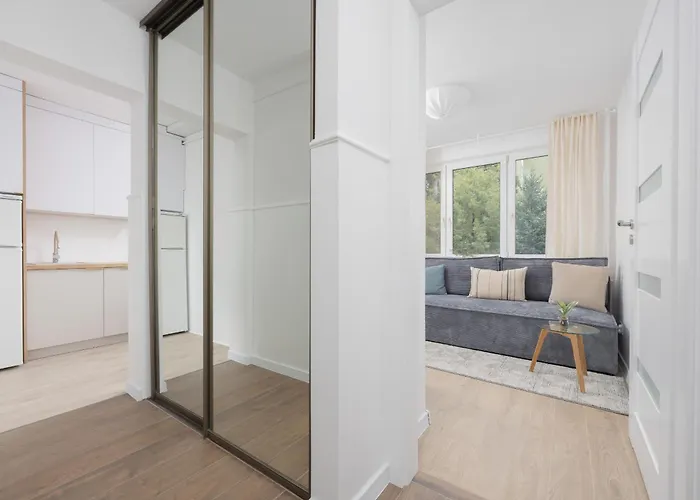 Komfortowy W Warszawie Z Dwiema Sypialniami Blisko Rzeki By Renters Apartament Warszawa