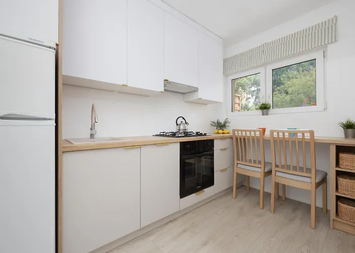 Komfortowy W Warszawie Z Dwiema Sypialniami Blisko Rzeki By Renters Warszawa