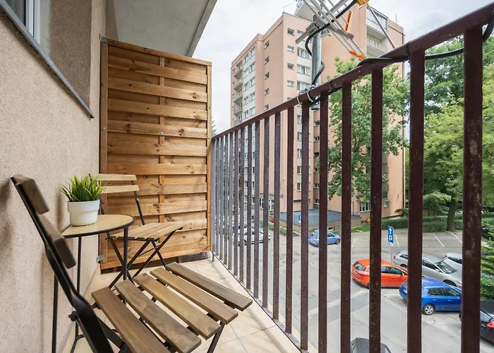 Apartament Komfortowy W Warszawie Z Dwiema Sypialniami Blisko Rzeki By Renters Warszawa