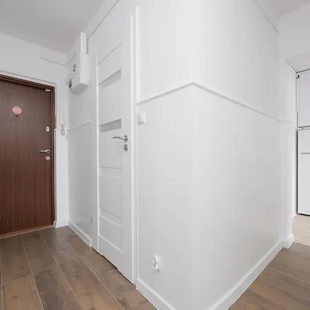 Komfortowy W Warszawie Z Dwiema Sypialniami Blisko Rzeki By Renters